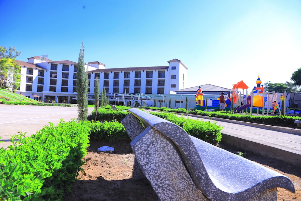Haile Resort Adama 46/51