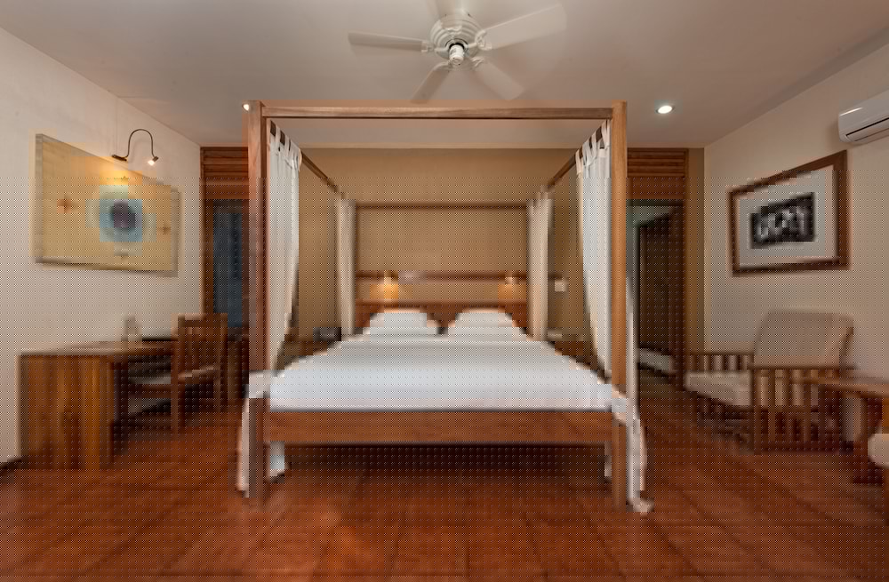 Hotel Capitan Suizo 23/75