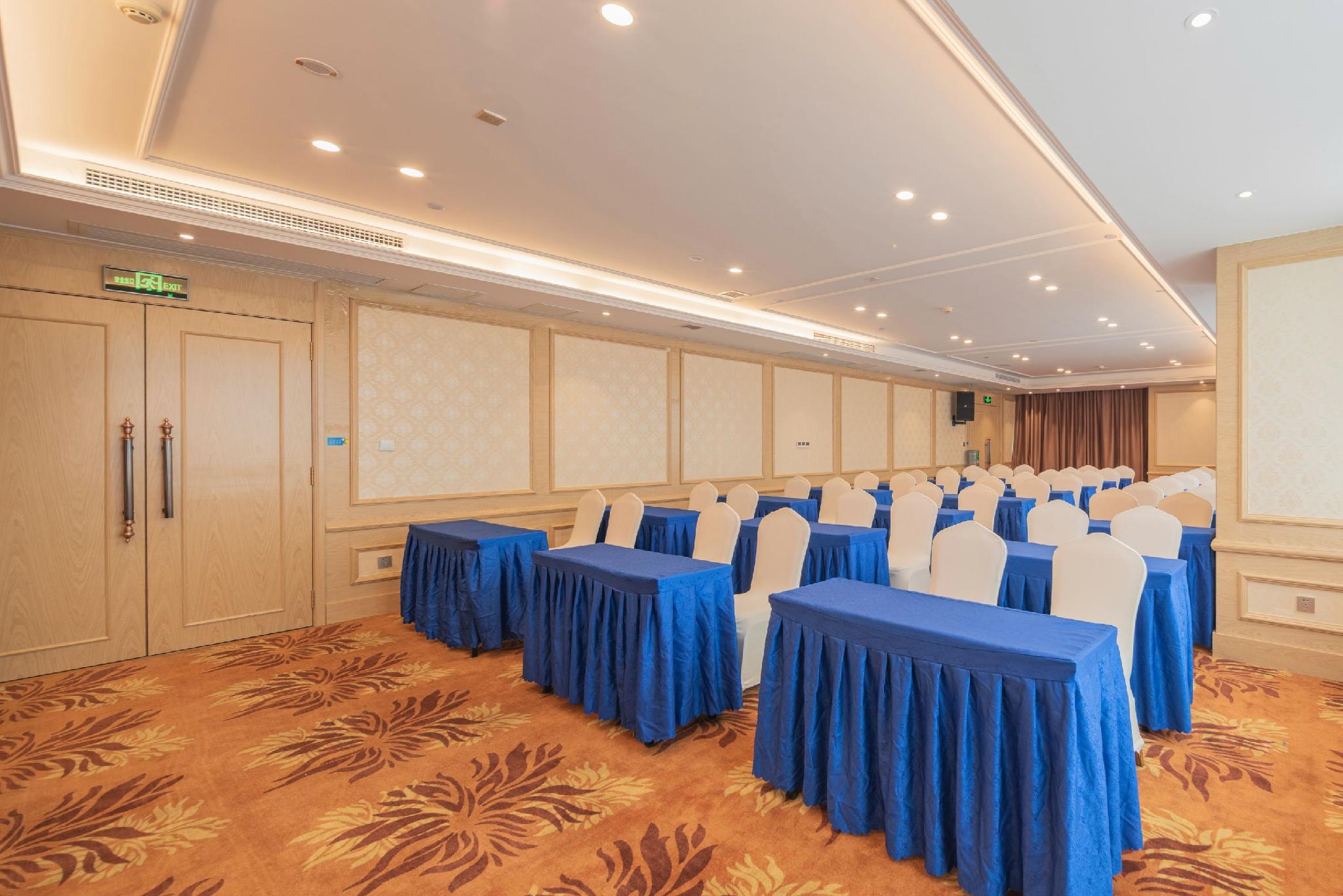 Vienna Hotel (Qujing Railway Station) 44/46