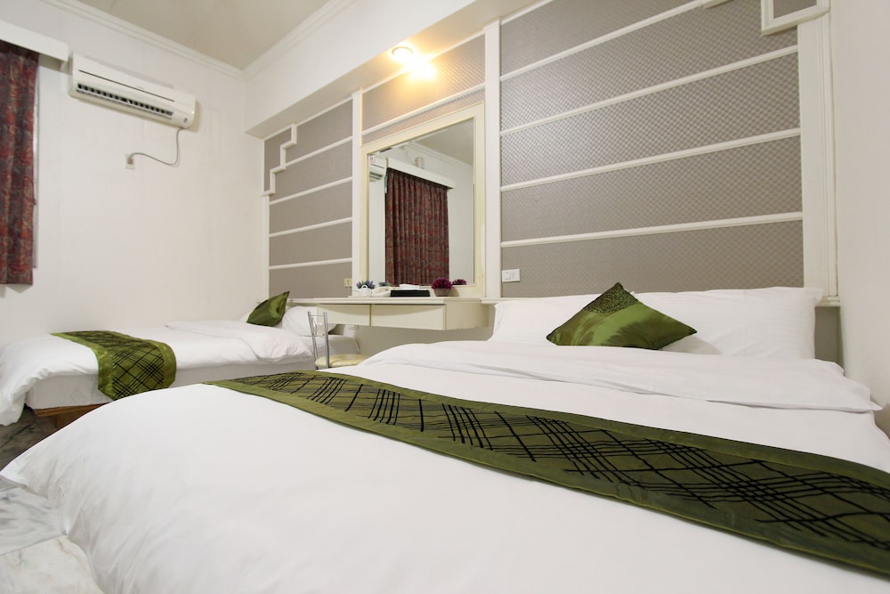 Tau Tau Chu Hotel 18/66
