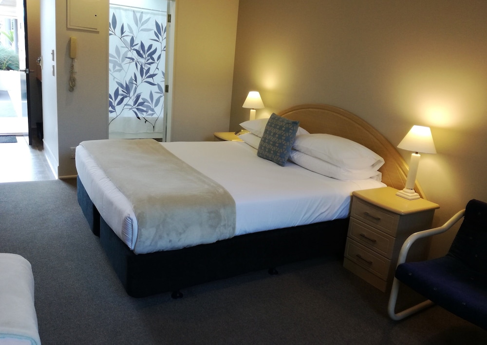 Pacific Motor Inn 24/63