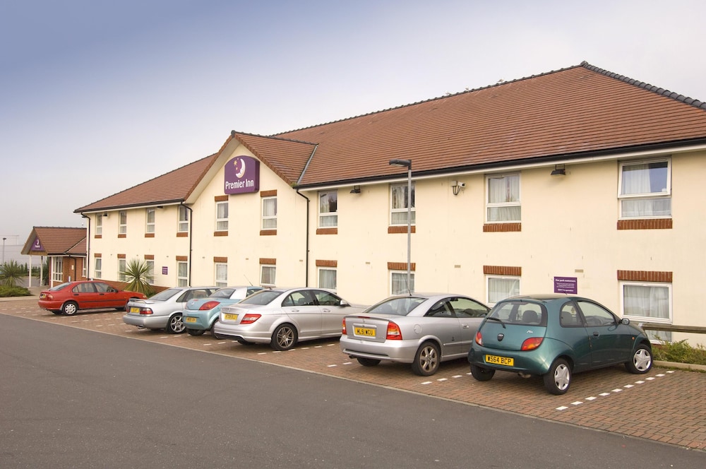 Premier Inn Oldham Central 39/48