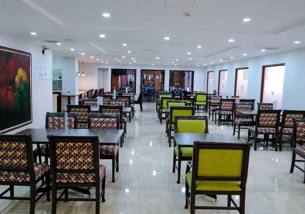 HOTEL INTERNACIONAL LA TRIADA 62/65