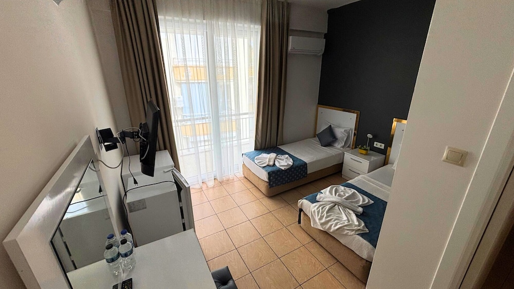 Moonbow Beach Hotel 23/50