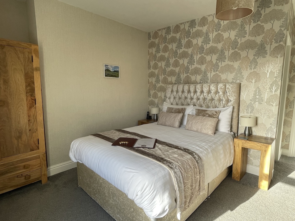 Lynton House 7/50