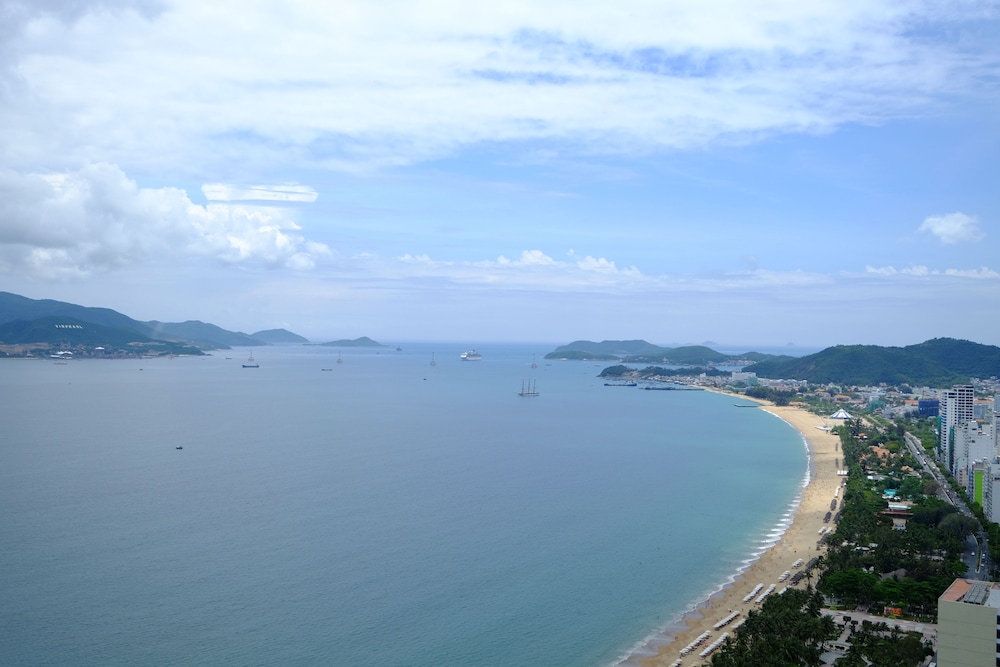 Sunrise Ocean View Apartment 74/77