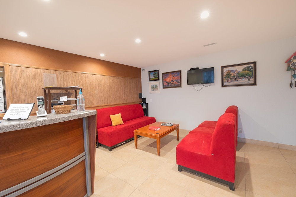 Harlan Inn and Suites By OYO Harlan 36/56