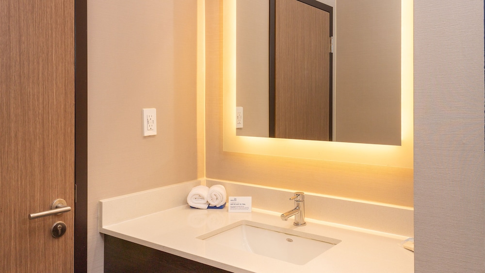 Holiday Inn Express and Suites Tijuana Otay 15/61