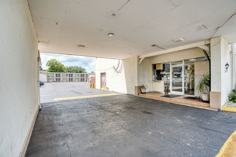 Hotel Alexandria LA - Hwy 165 36/46
