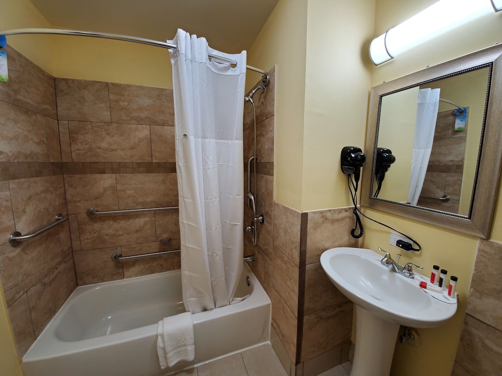 Days Inn by Wyndham Atlanta/Southlake/Morrow 36/36