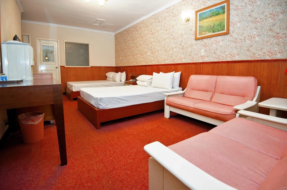 New May Flower Hotel 9/32