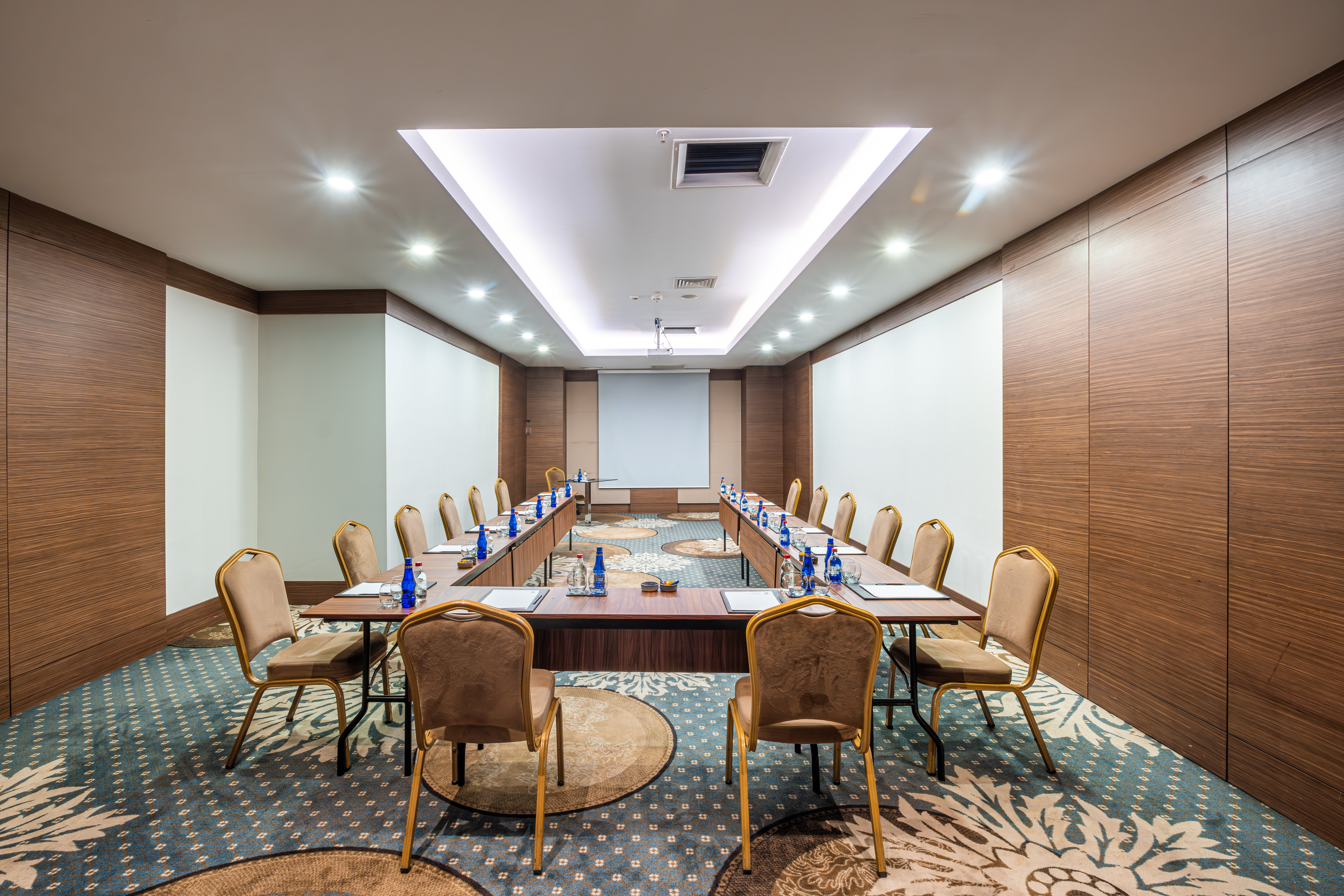 Holiday Inn Ankara - Cukurambar 28/31