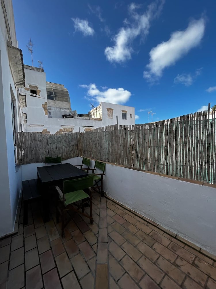 Apartamentos Larga 70 78/80