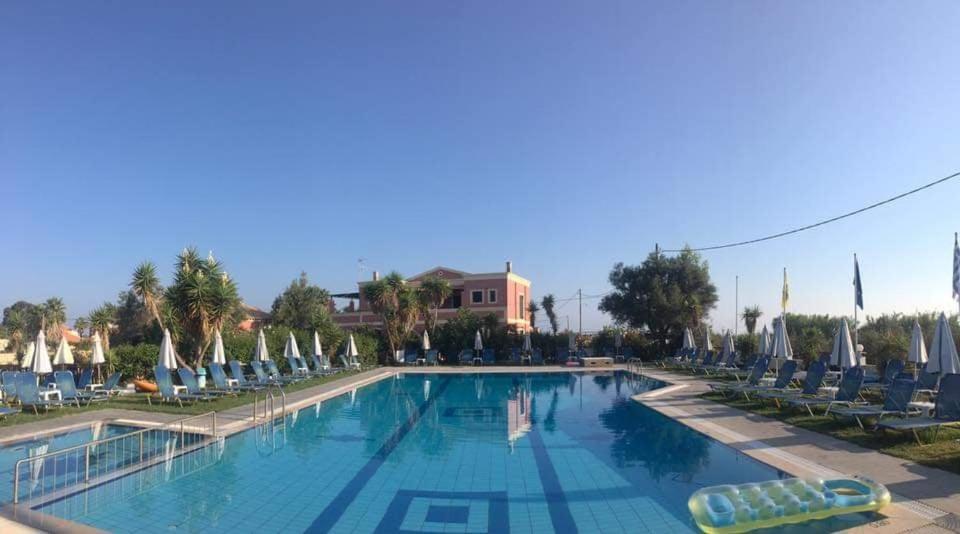Monika Hotel Apartments 25/55