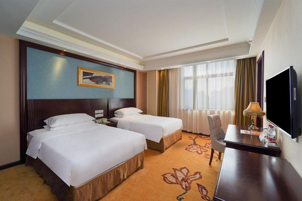 Deluxe, Twin Beds