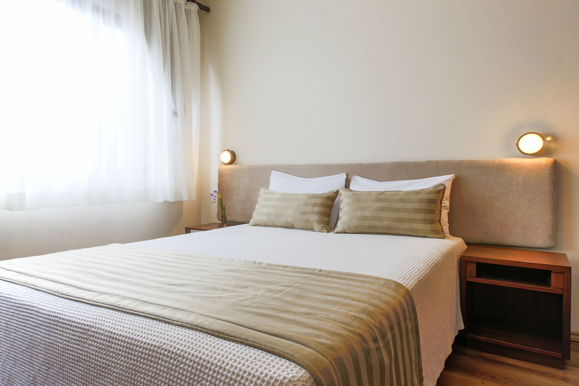 2 Bedrooms, Apartment