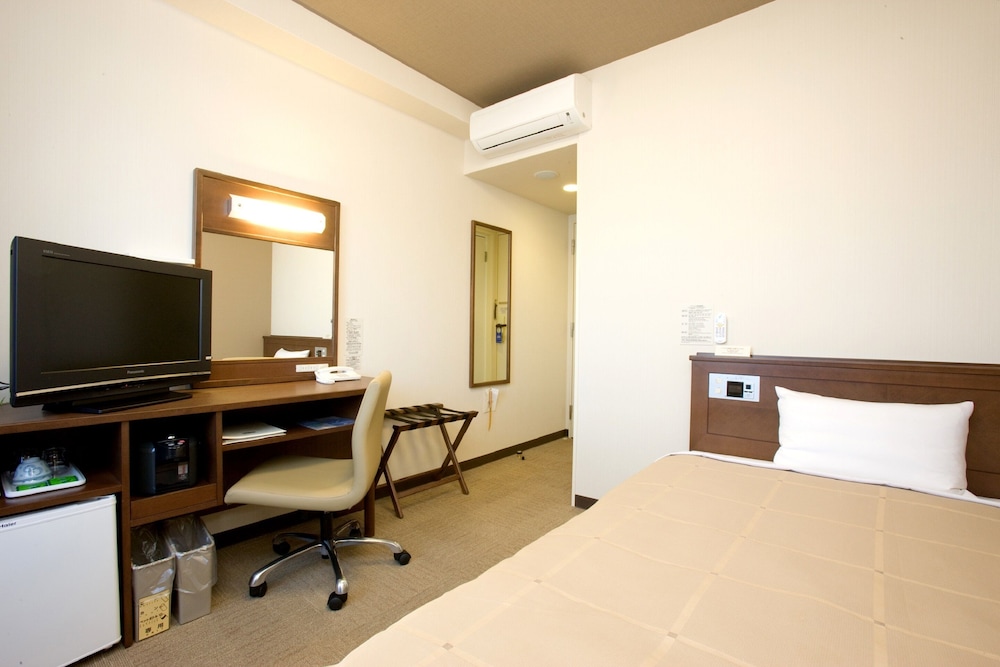 Hotel Route-Inn Nobeoka Ekimae 34/36
