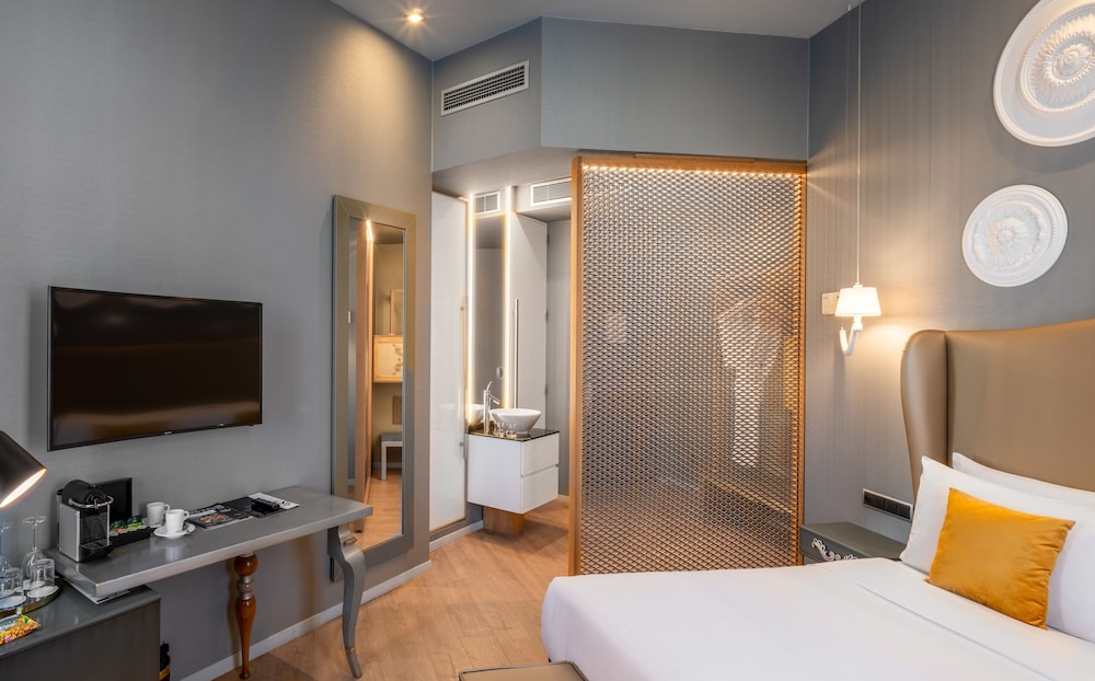 987 Prague Hotel 34/56