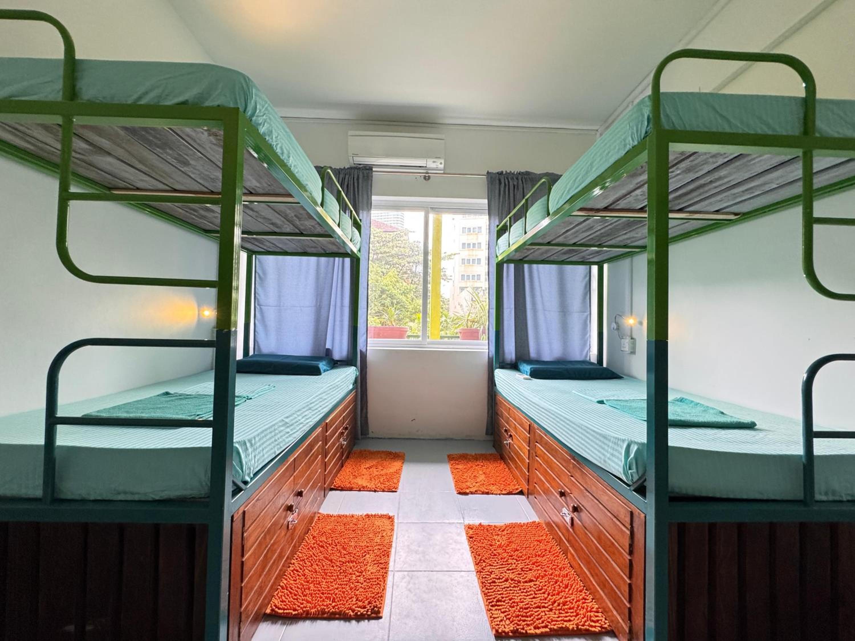 Hostel At Galle Face 6/27