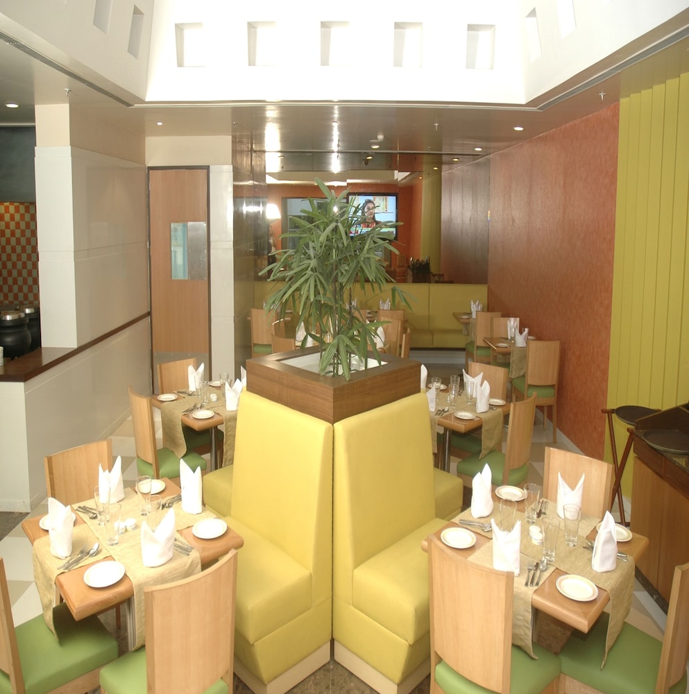 HOMETEL CHANDIGARH 38/45