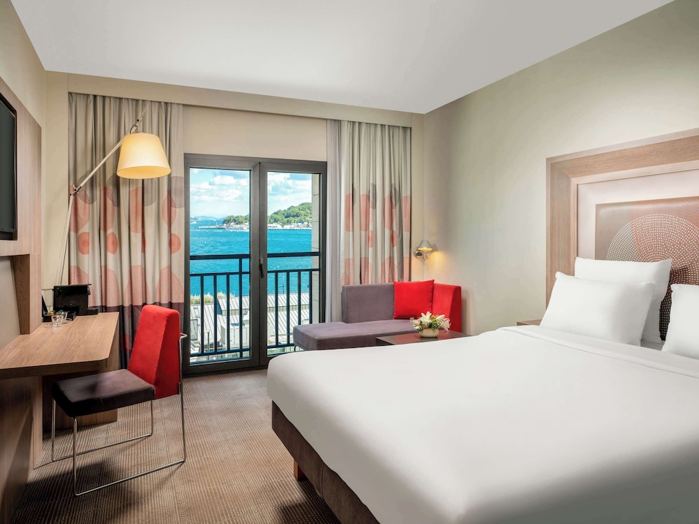 EXECUTIVE, SUITE, KING BED, BOSPHORUS VIEW, SOFA