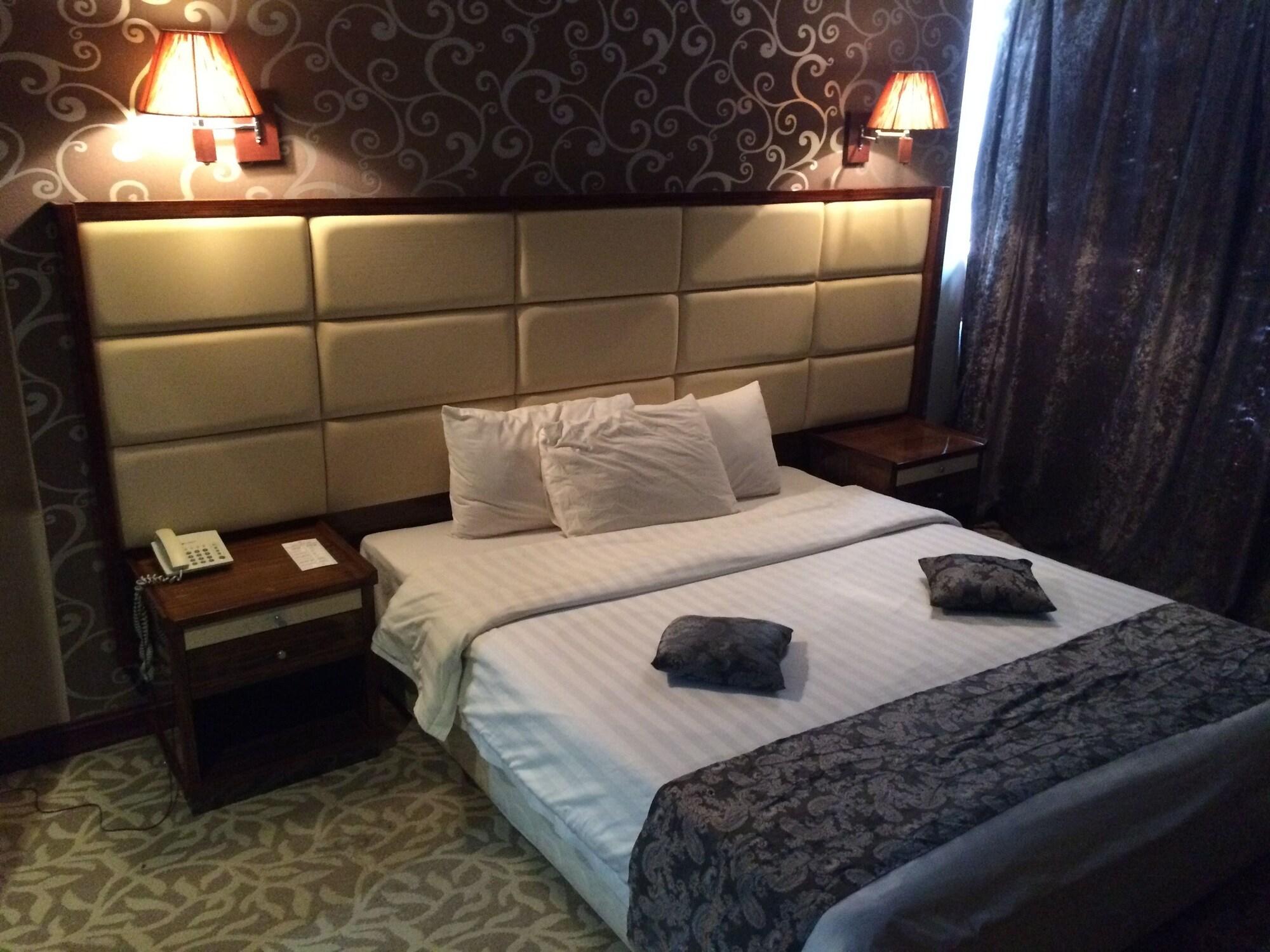 Imperial Suites Hotel 11/32