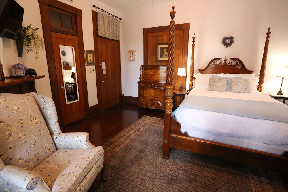 House, Futon Bed, Queen Bed