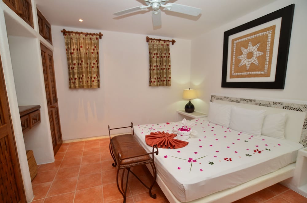 Pacifica Resort Ixtapa 47/72