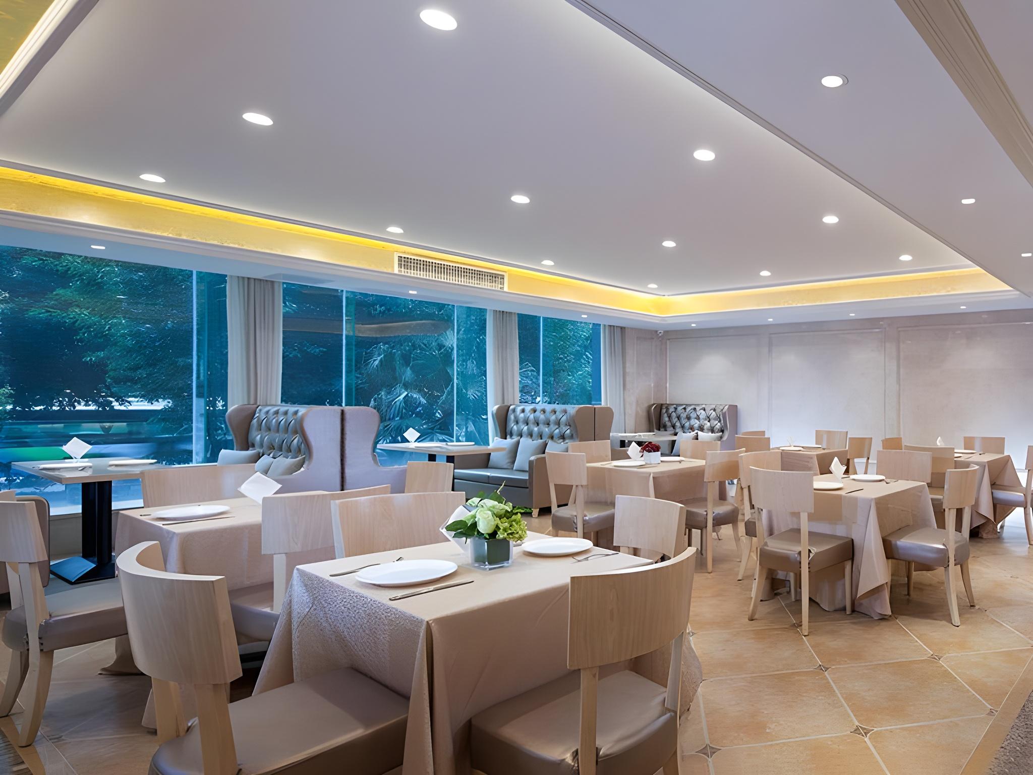 Vienna Hotel (Chongqing West Railway Station Baguocheng) 29/34