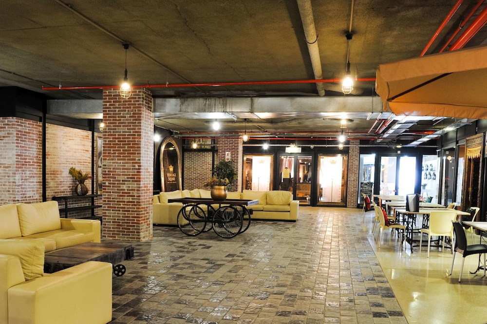 Heritage Square Apartments 45/70