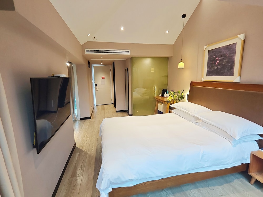 Lotus Glade Hotel 22/50