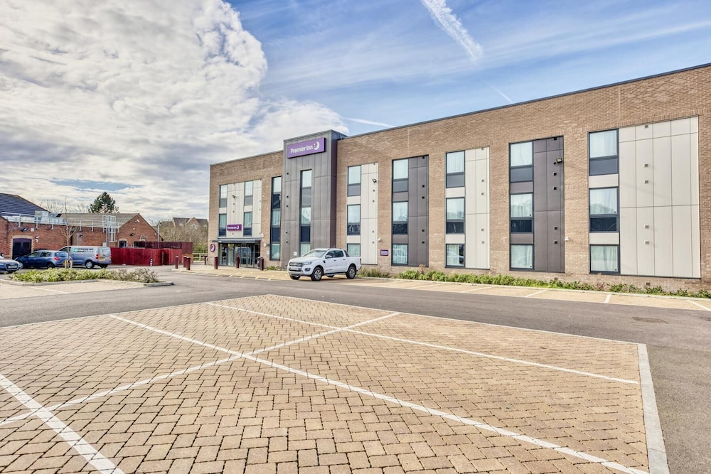 Premier Inn Harlow East (Church Langley) 30/36