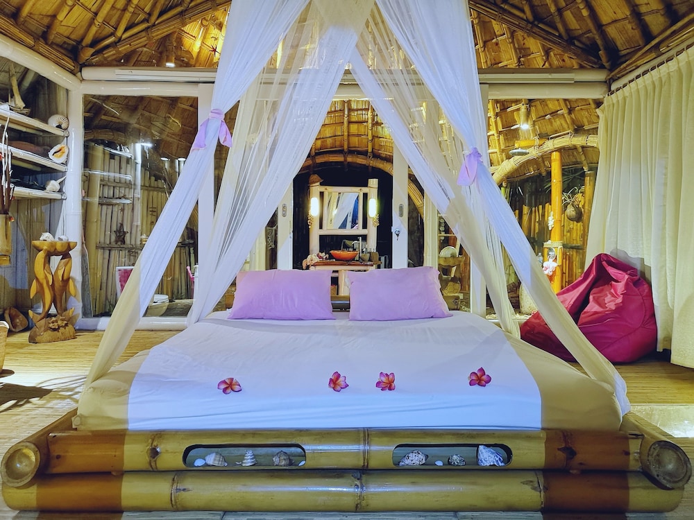 Coconut Garden Beach Resort 17/47