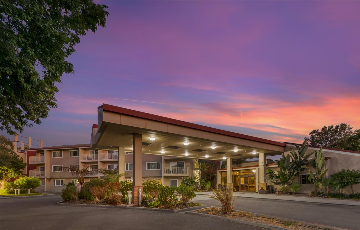Best Western Plus Garden Court Inn 3/54