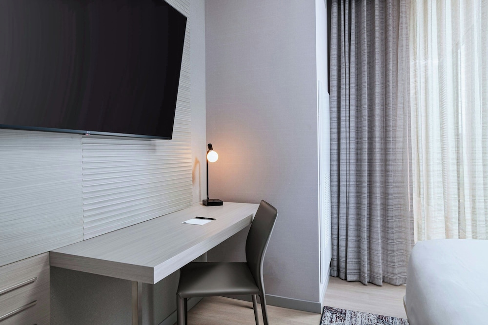 AC Hotel Phoenix North Norterra 40/50