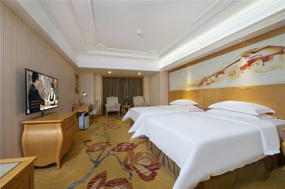 Vienna International Hotel (Zhengzhou Zhongyuan Futa) 12/34