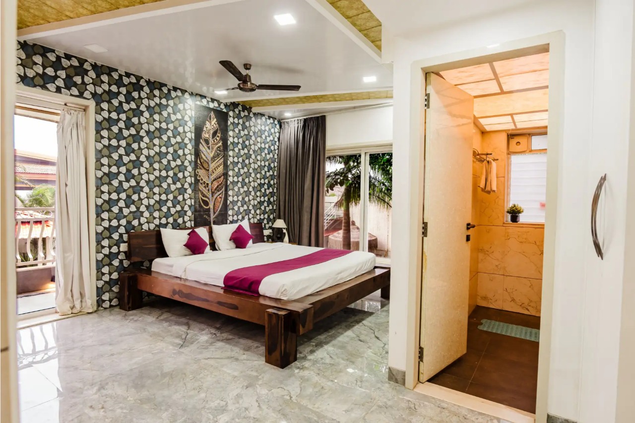 ELIVAAS Moonstone Meadows 9 BHK Retreat With Private Pool, Garden, Gazebo and Jacuzzi 7/16