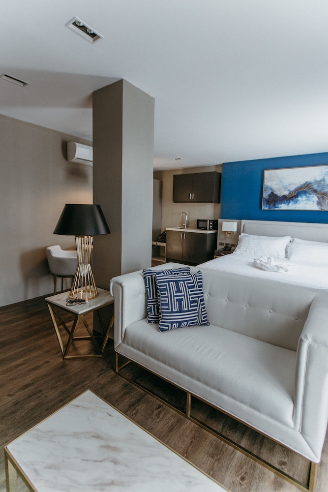 Pvl Suites 16/33