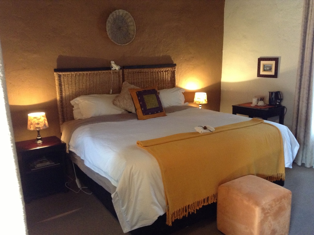 Uxolo Guest House 6/13