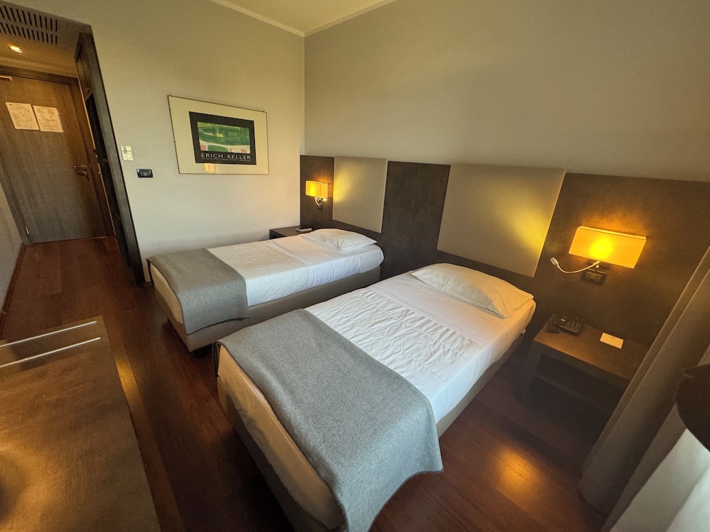 SUPERIOR, TWIN BEDS