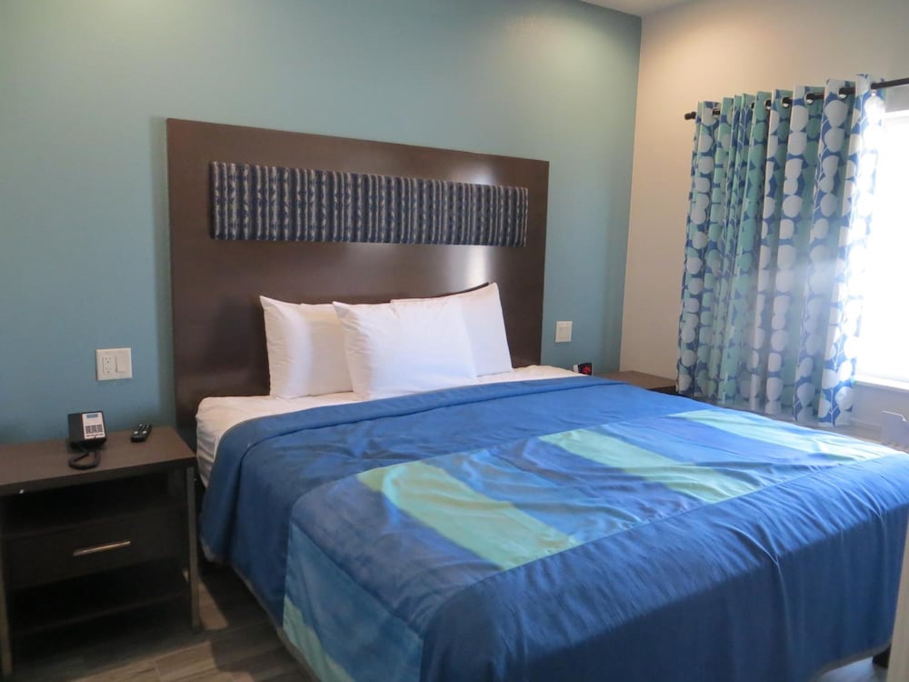 Blue Woodlands Hotel 12/41
