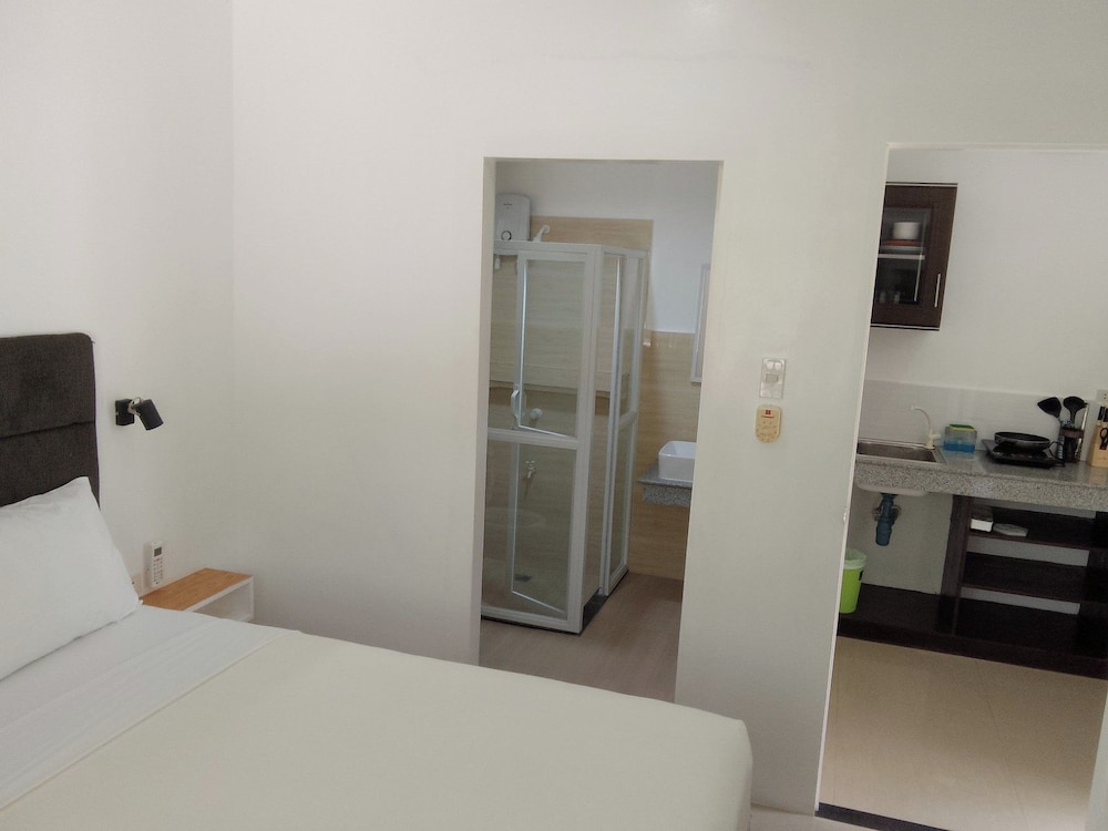 Heartland Hotel Service Rooms And Apartments 18/48