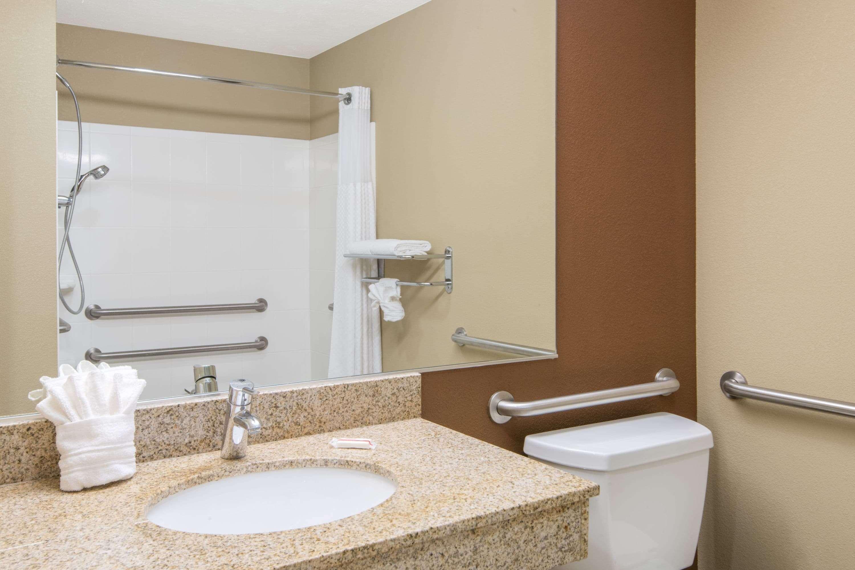 Microtel Inn And Suites By Wyndham North Canton 29/31