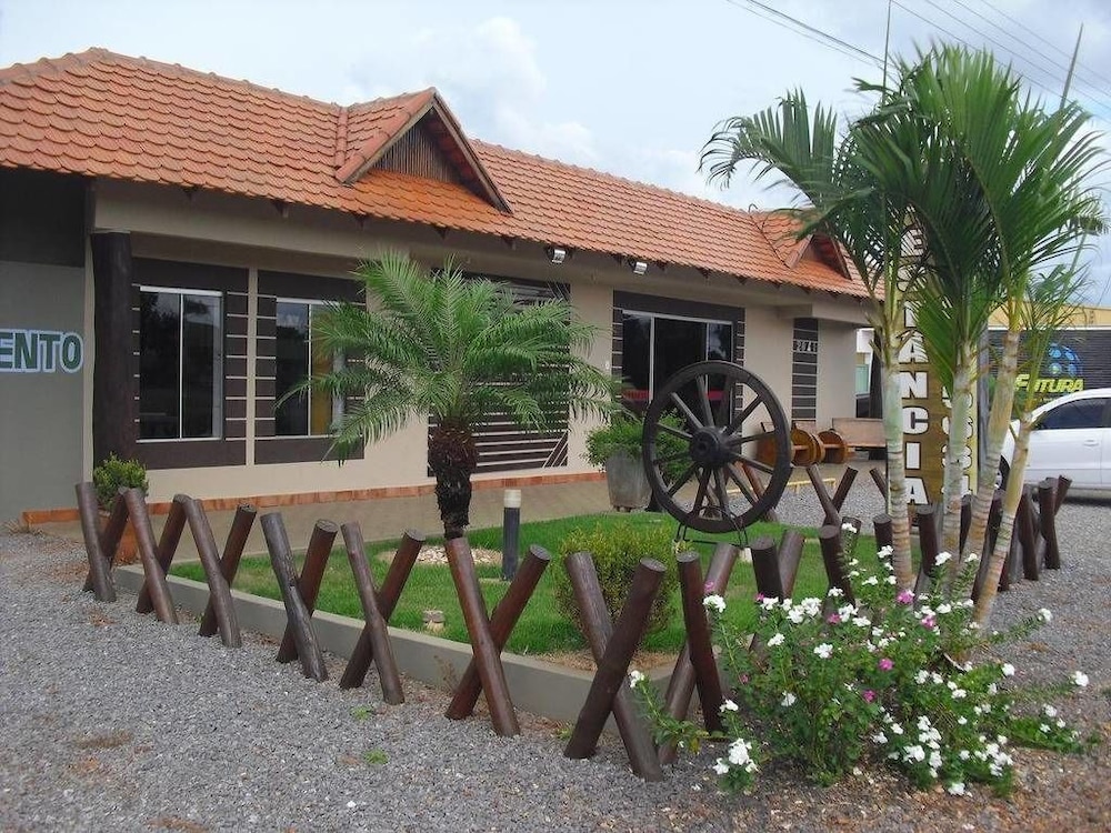 Estancia Hotel 4/57