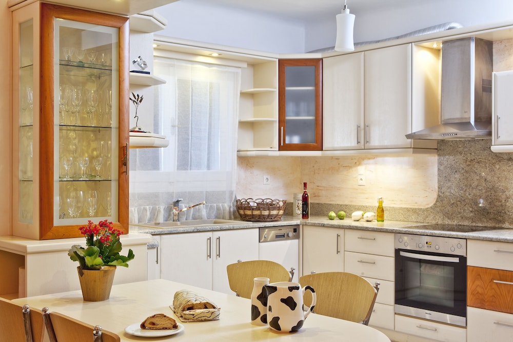 La Maison Luxurious Living 21/32