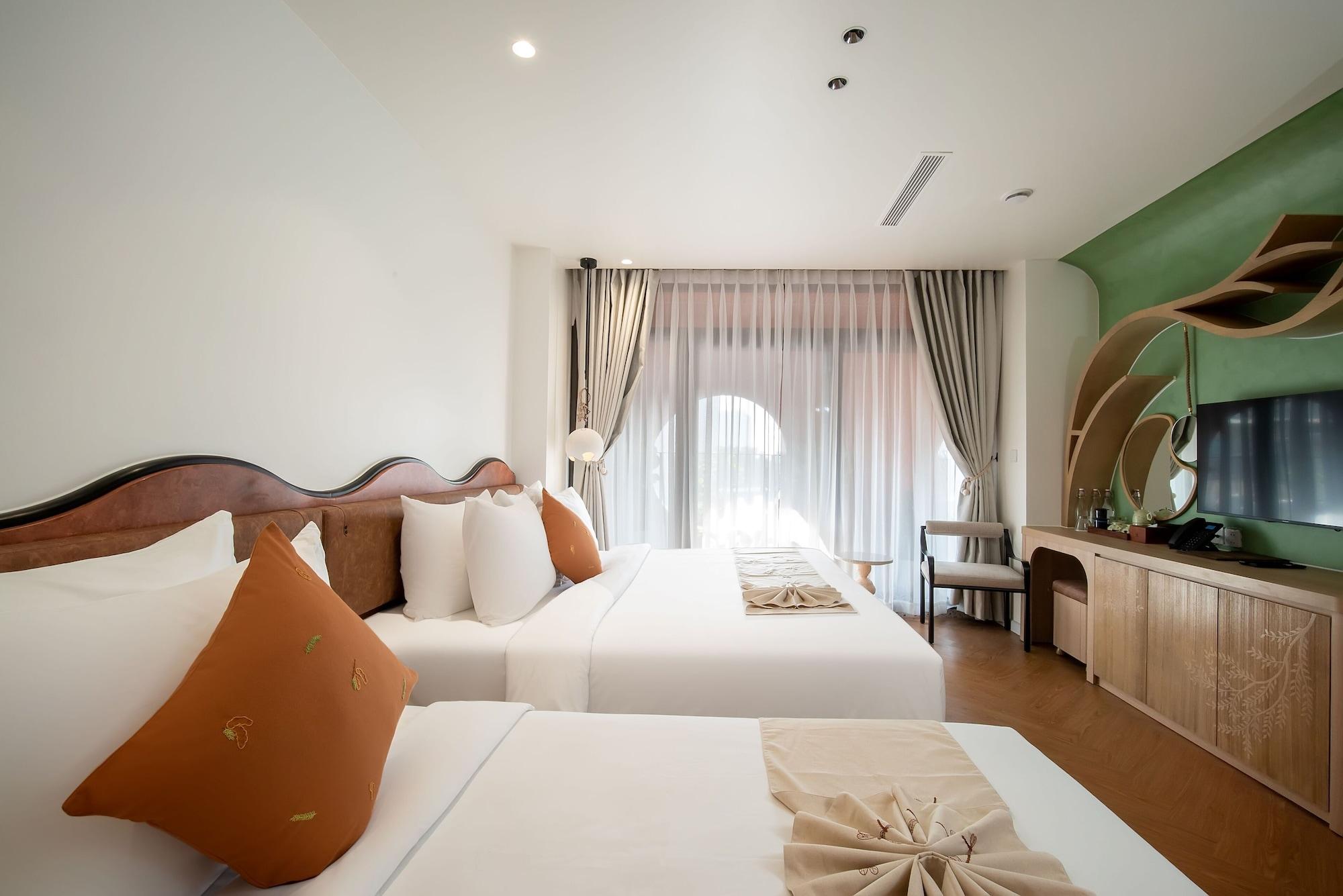 Family Suite, Me