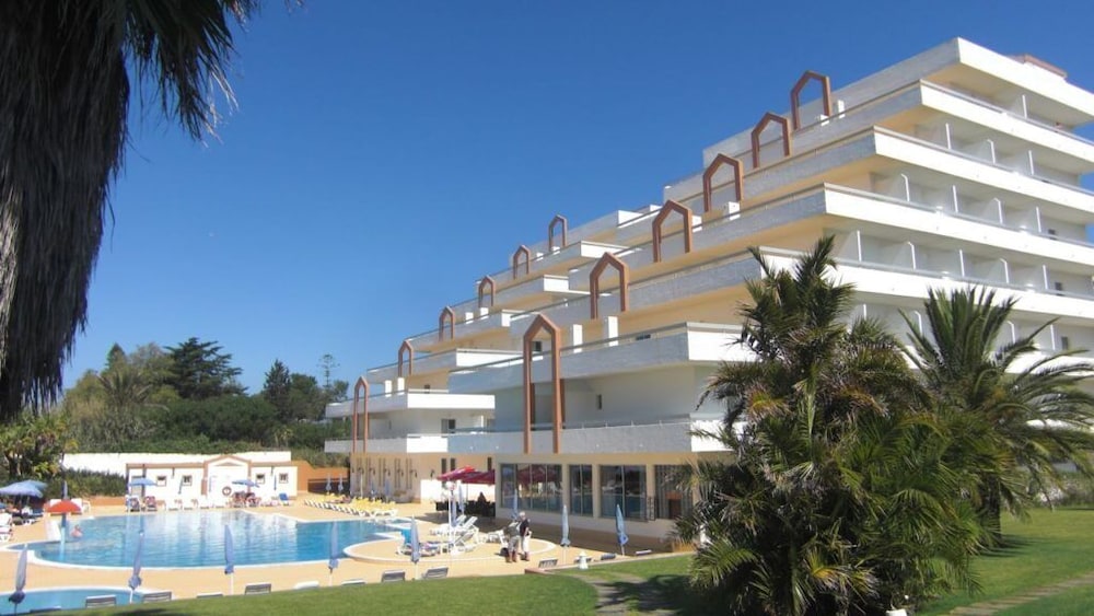 Luar Hotel 8/47