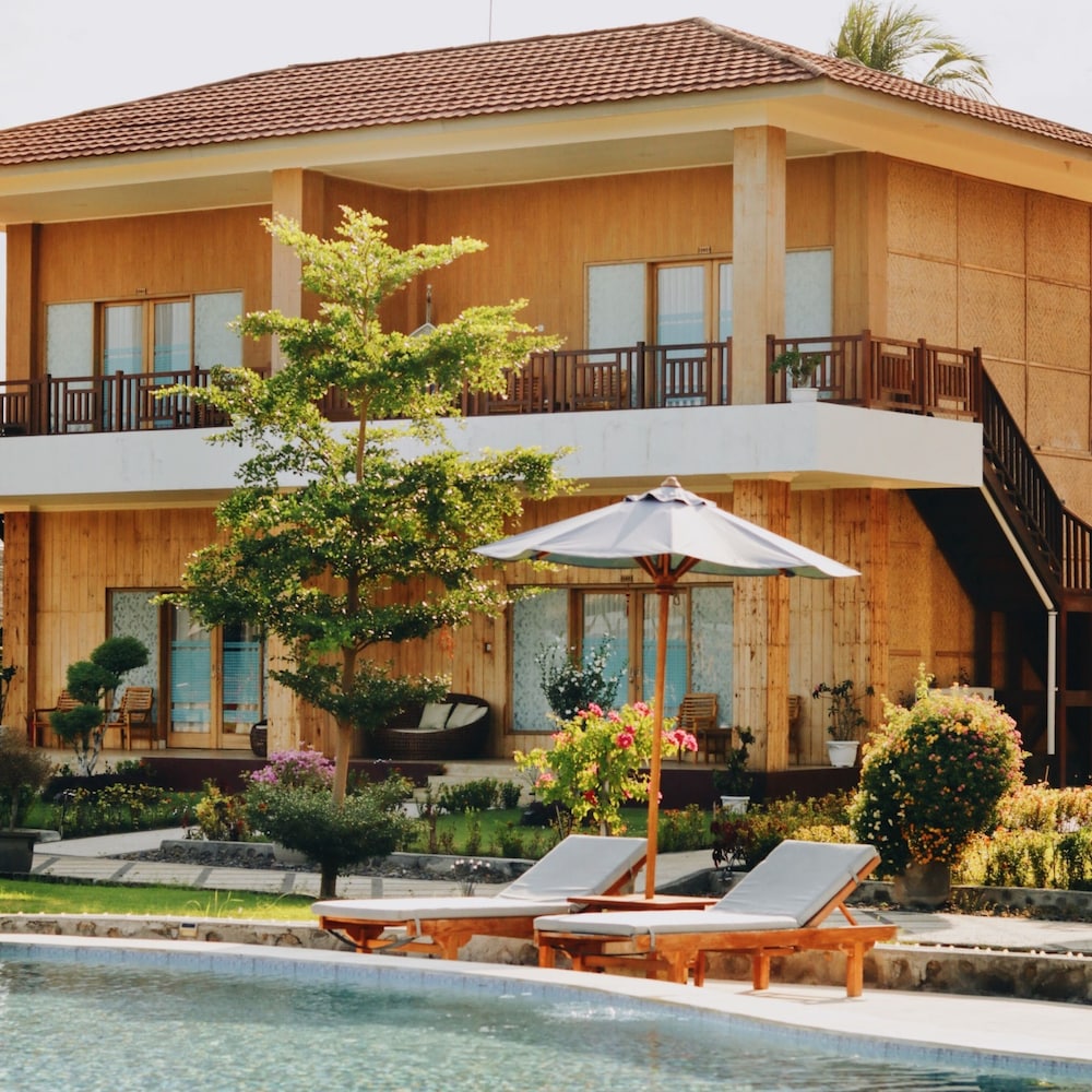 Bayview Beach Resort East Lombok 4/49