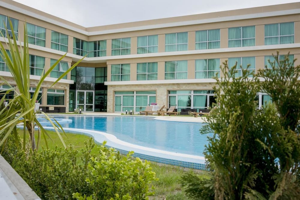Howard Johnson by Wyndham Neuquen 3/25