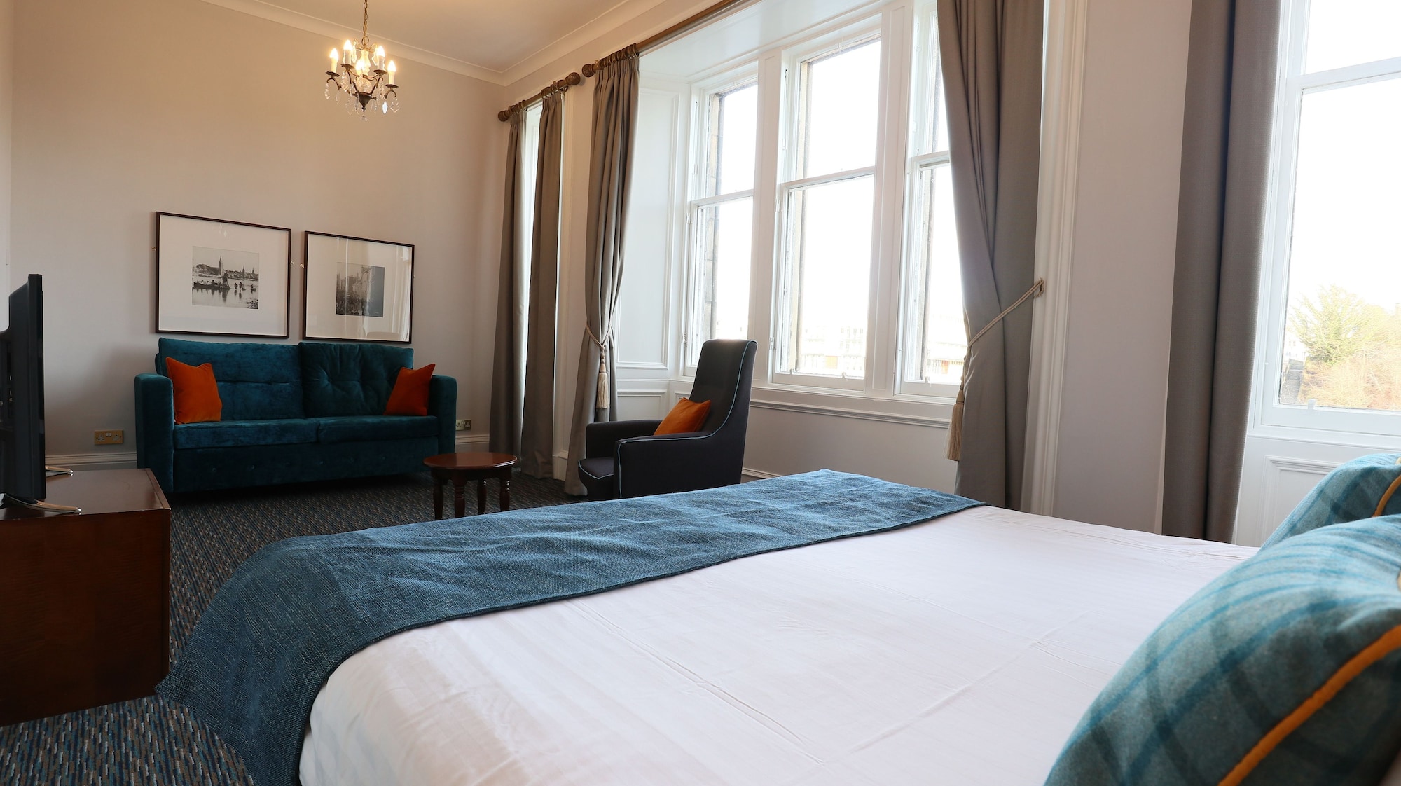 EXECUTIVE, DOUBLE BED, RIVER VIEW
